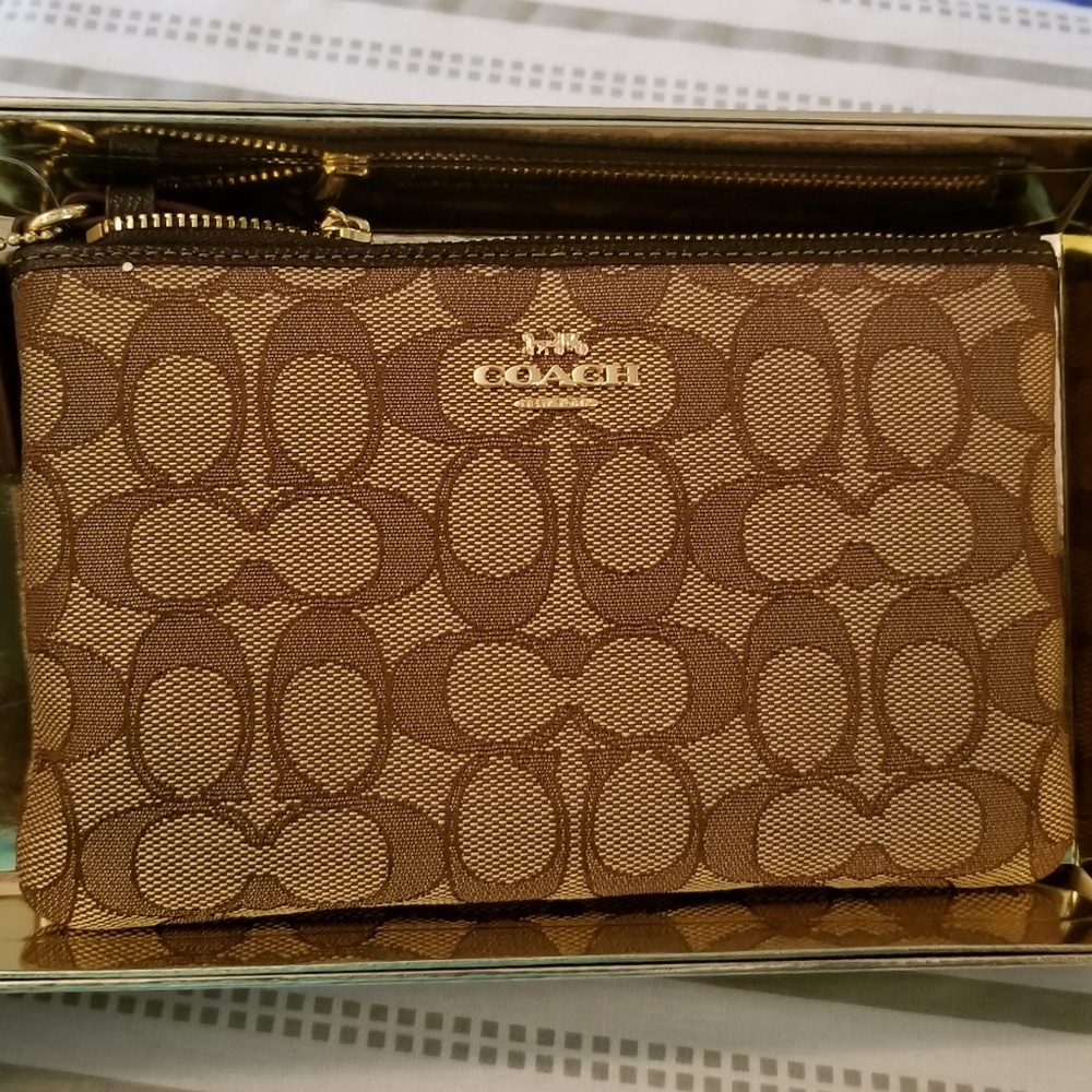 NWT Coach Wristlet